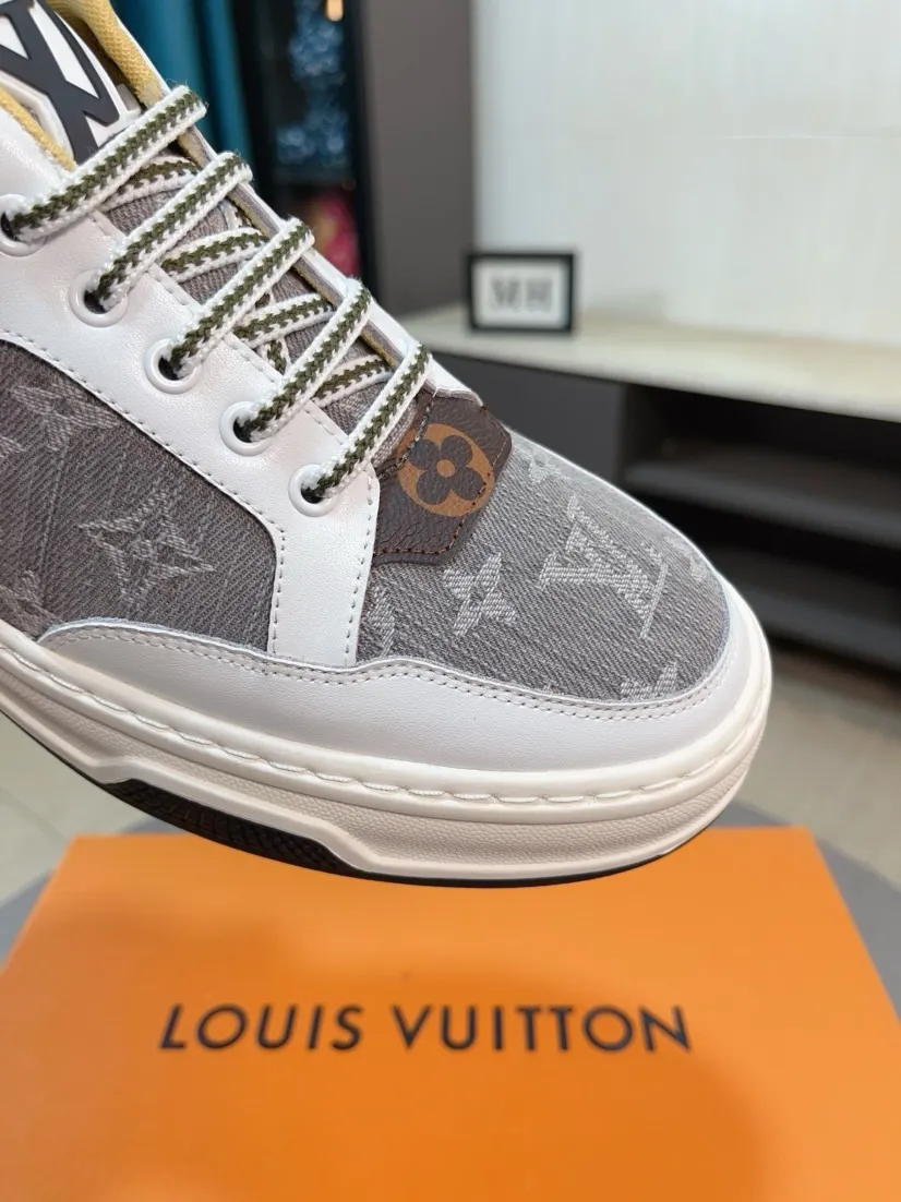 Men's shoes💰420🌹🌹[LV]🌹High-end men's shoes brand: official website 1:1 latest masterpiece: the upper is made of Italian imported first-layer cowhide with special materials➕full genuine leather lining🔥, making walking more convenient and comfortable! Exclusive new style, stunning work [color]! Create a fashionable personality to set off your uniqueness! A must-have for trendy men! Classic🔥Number: 38-44